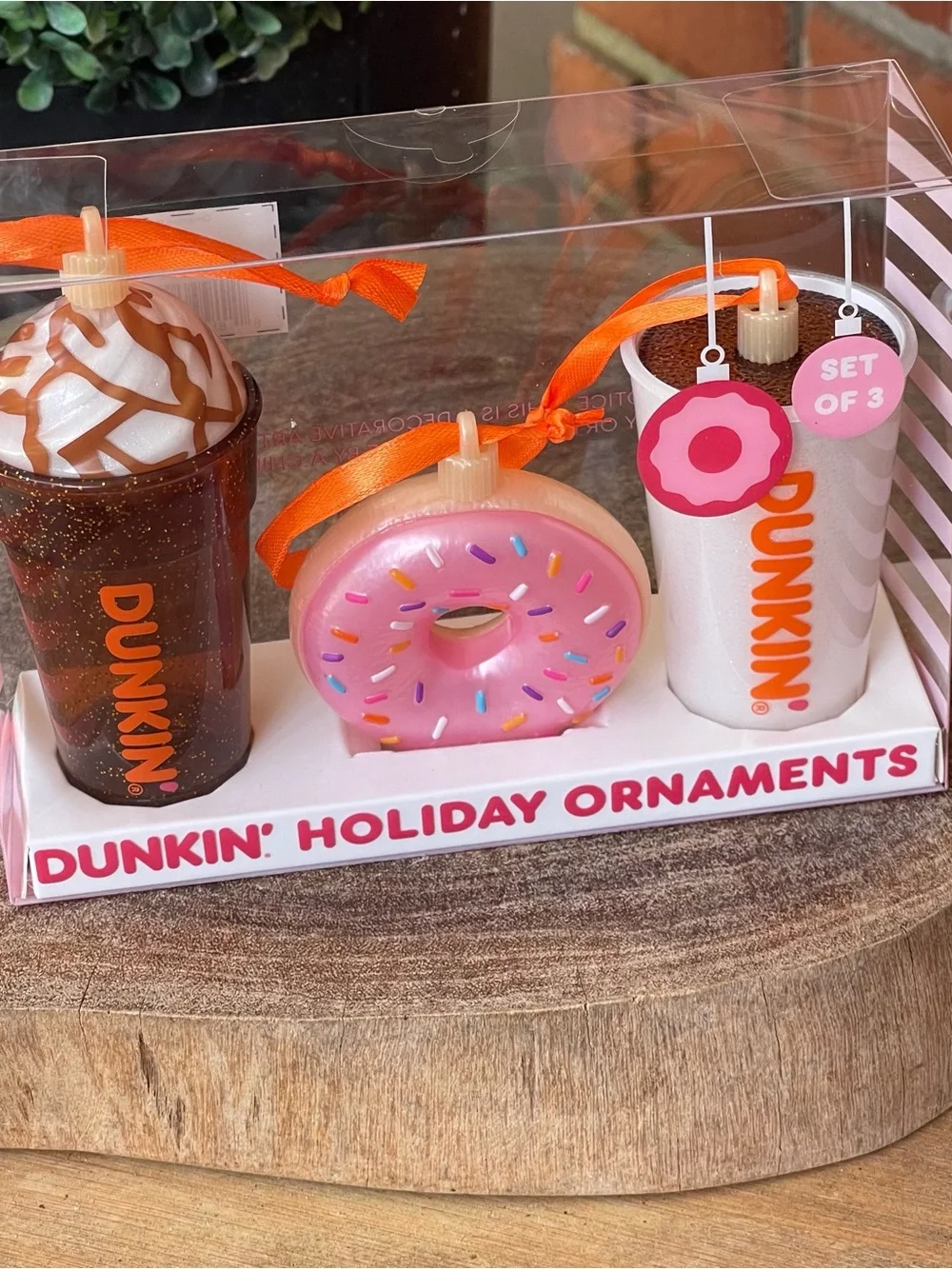 New DUNKIN HOLIDAY ORNAMENTS Gift Set of 3 - 2 cups & 1 Donut